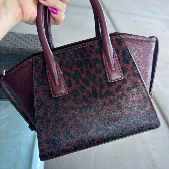 BRAND NEW MICHAEL KORS SATCHEL! - Picture 9 of 16